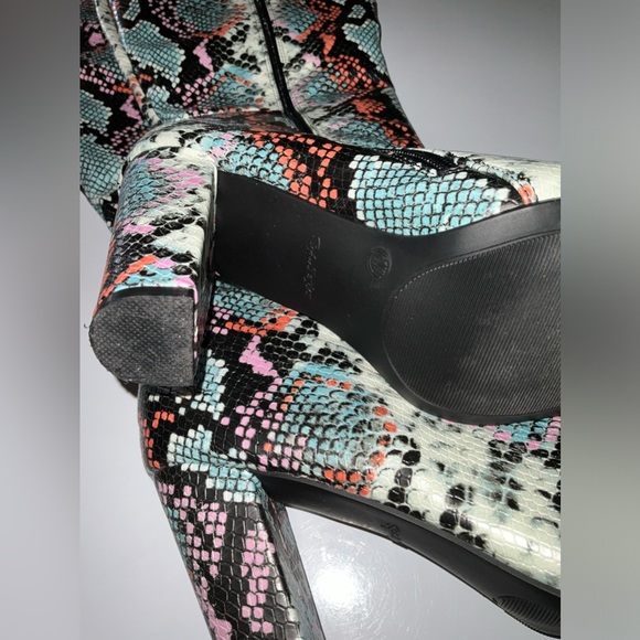 Sophia Taylor, thigh-high chunky heel, multi colored, snake print boots - Picture 3 of 8